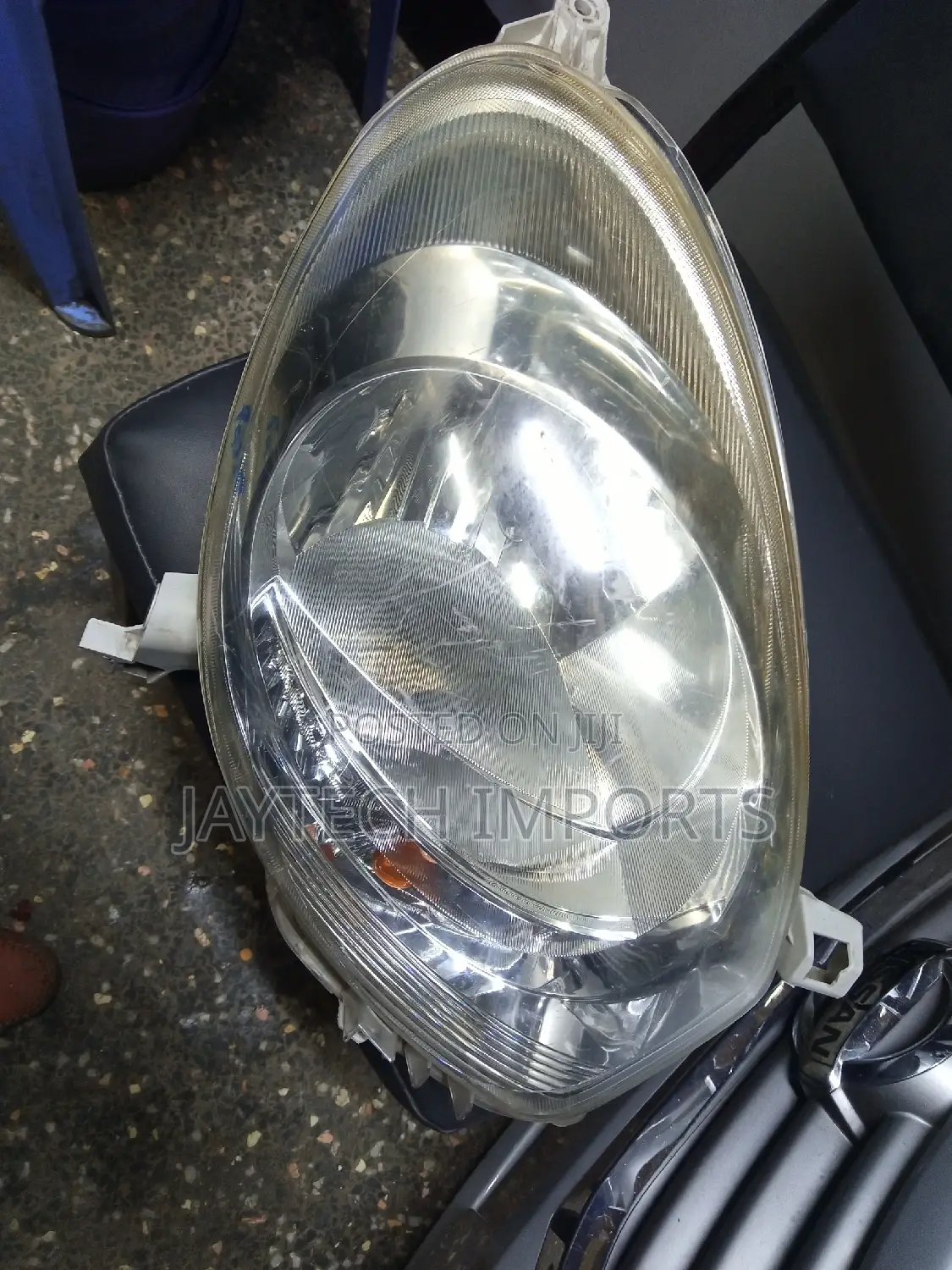 Toyota Passo Headlamp