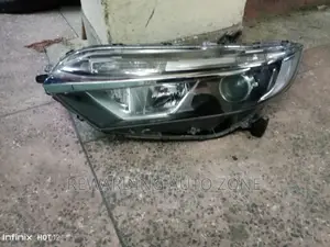 Honda Fit Shuttle 2016 Headlight Xenon.