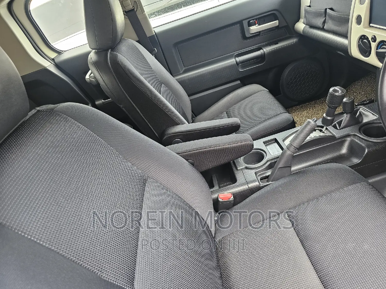 Toyota FJ Cruiser 2016 Off white