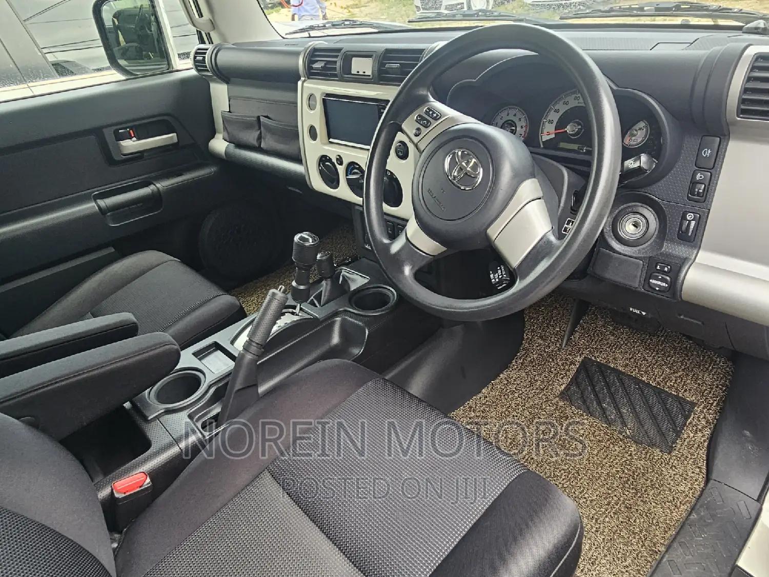 Toyota FJ Cruiser 2016 Off white