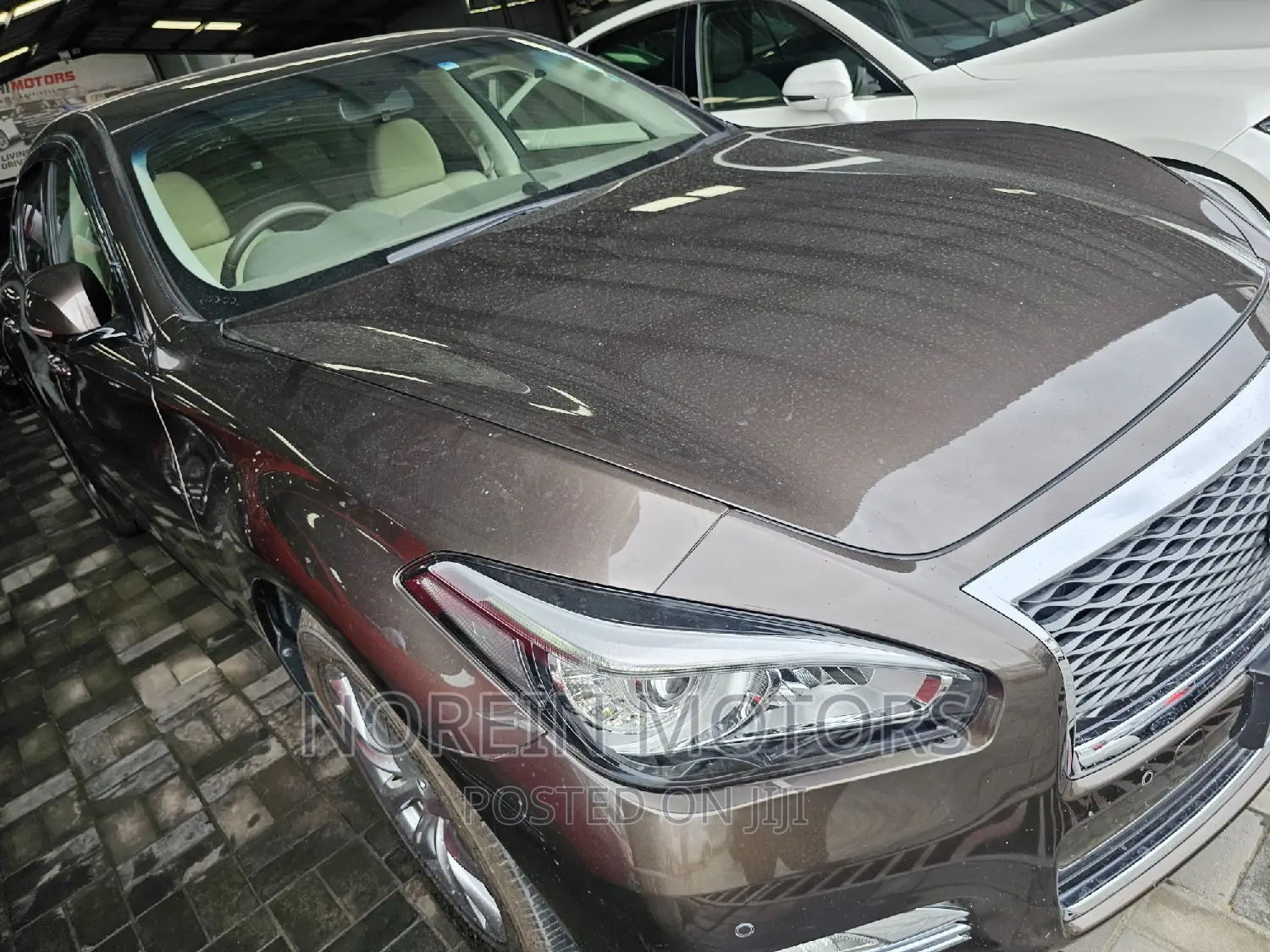 Nissan Fuga 2017 Brown