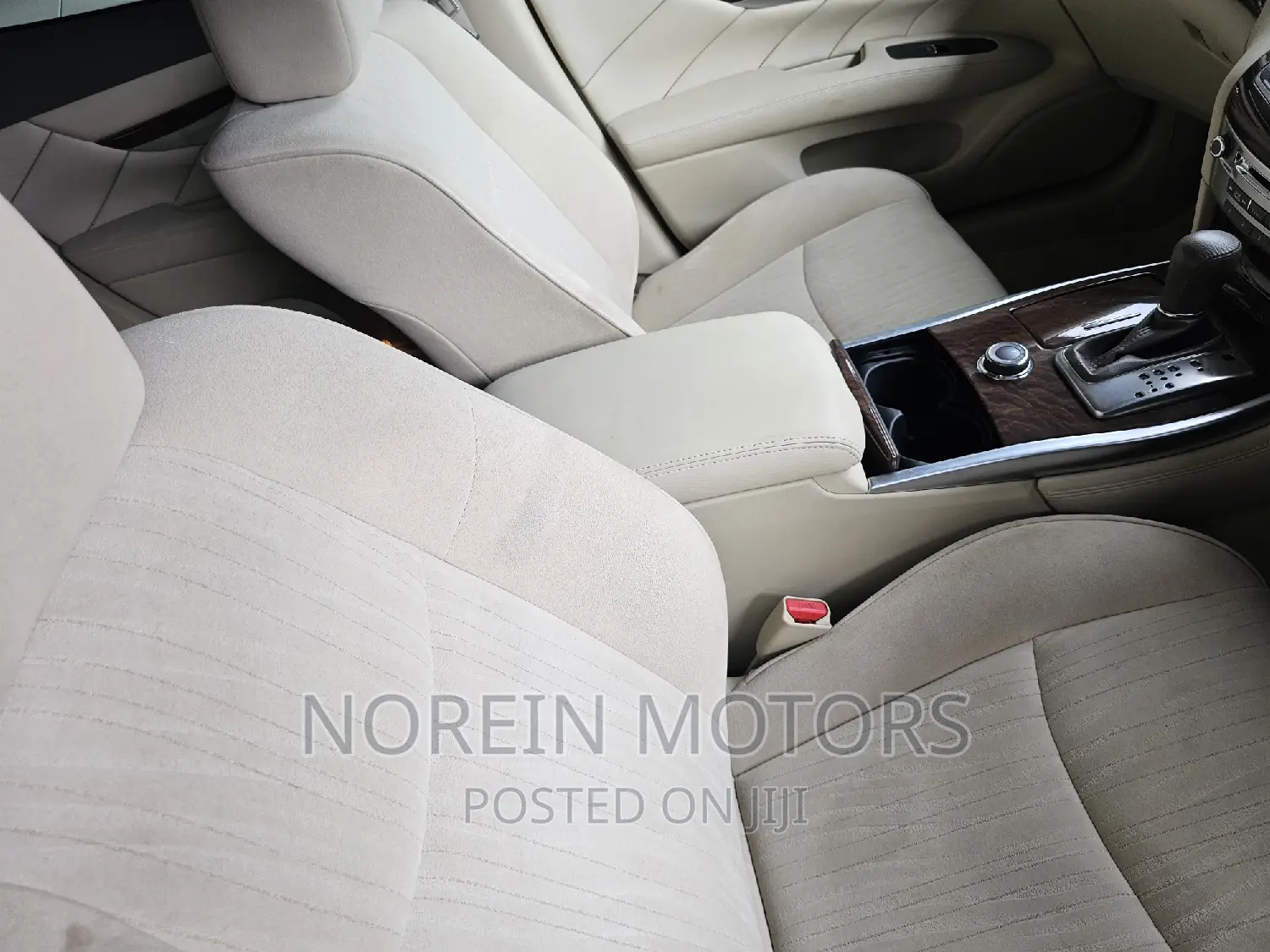 Nissan Fuga 2017 Brown