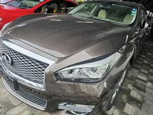 Nissan Fuga 2017 Brown