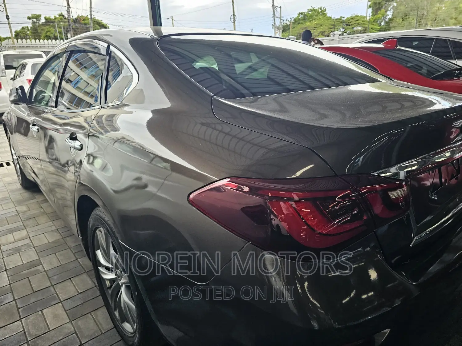 Nissan Fuga 2017 Brown