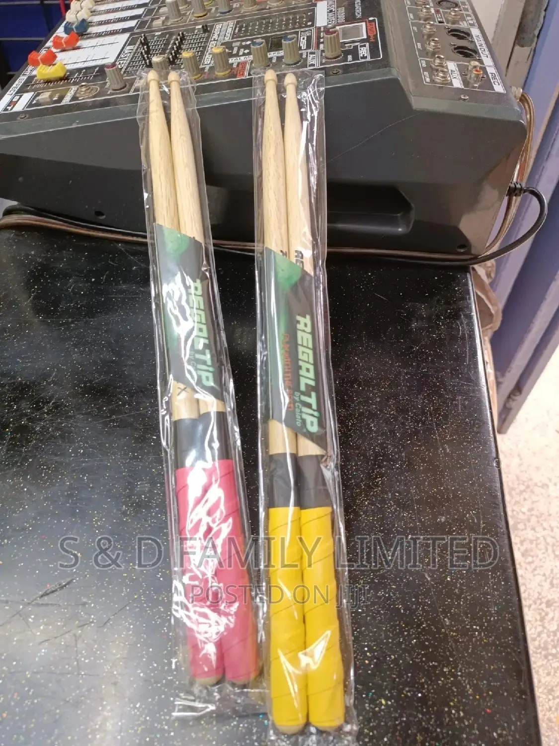 Regal Tip Drumsticks With Grip