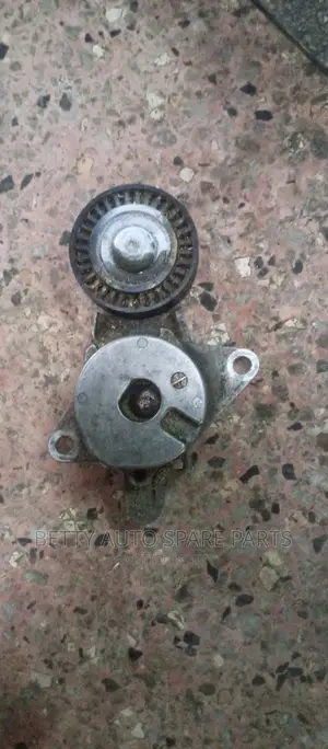 Toyota Fielder Tensioner