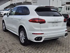 Porsche Cayenne S AWD 2016 White