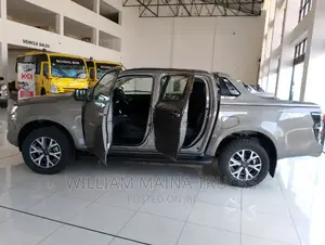 New Isuzu D-MAX 2023 Gray