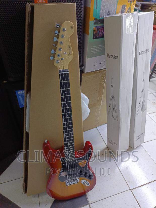 Fender Stratocaster Electric Solo Guita - thumbnail 3