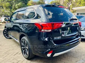 Mitsubishi Outlander 2.0 PHEV AWD 2017 Black
