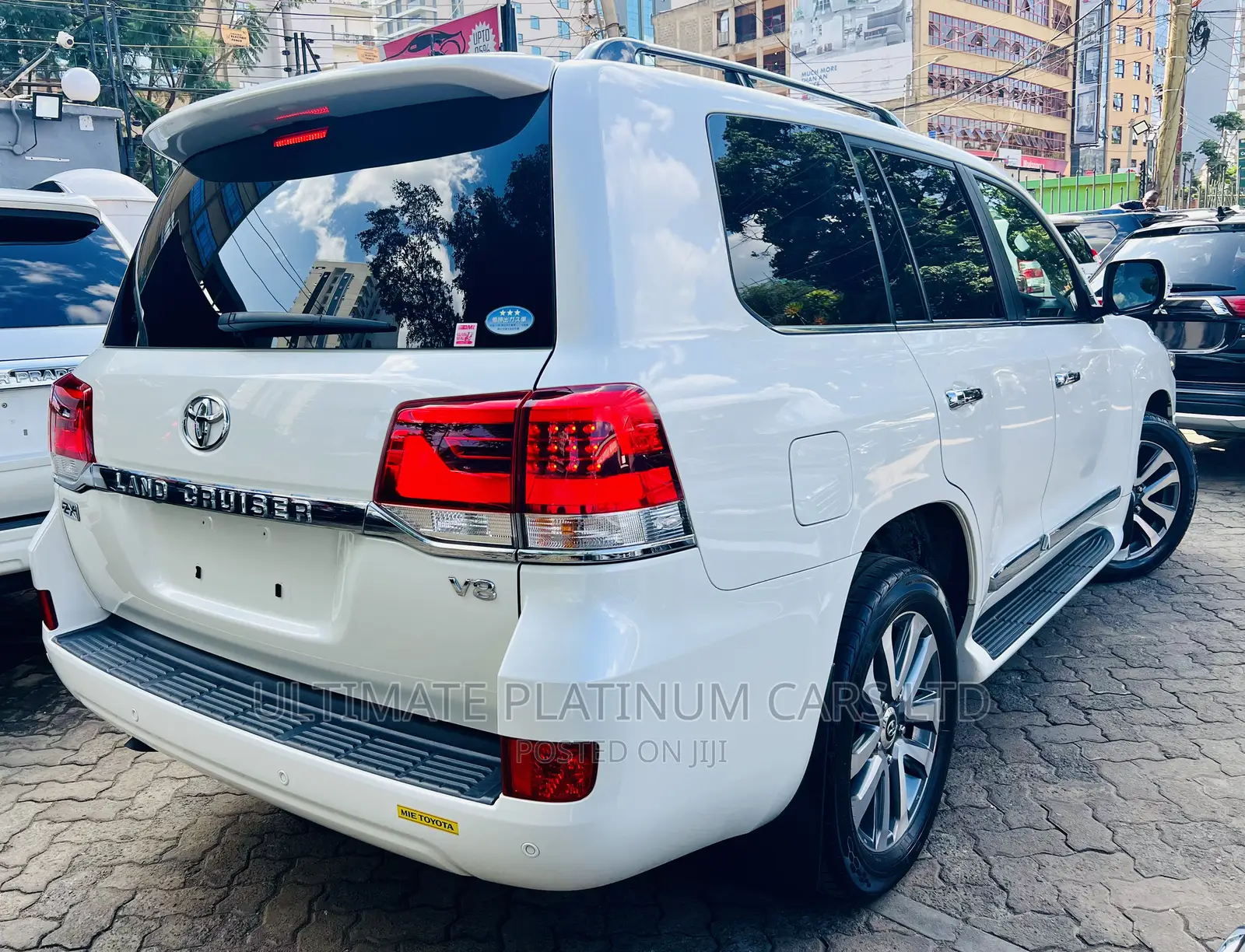 Toyota Land Cruiser 4.6 V8 ZX 2018 White