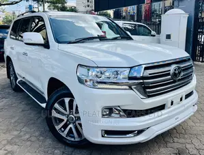 Toyota Land Cruiser 4.6 V8 ZX 2018 White