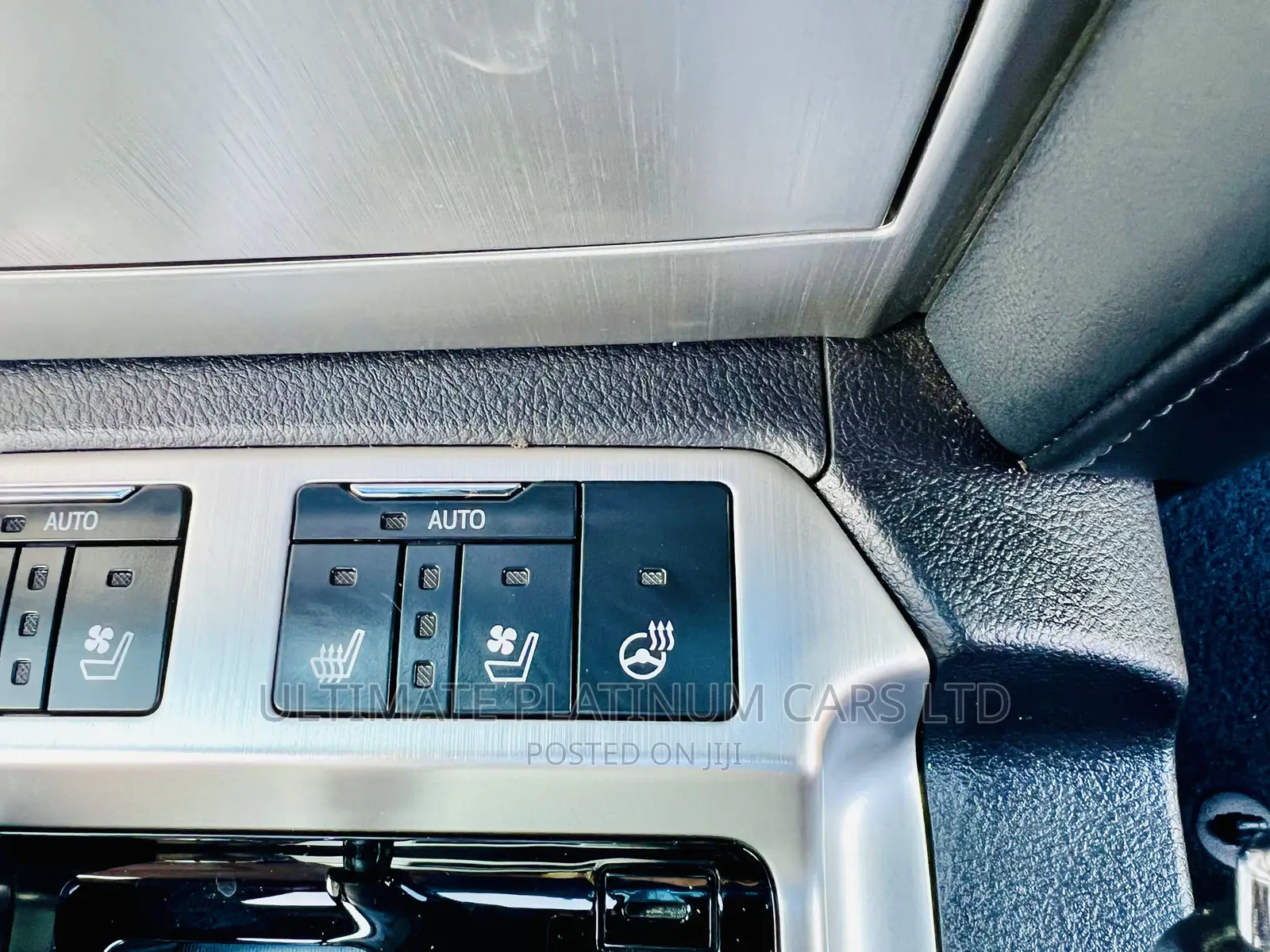 Toyota Land Cruiser 4.6 V8 ZX 2018 White