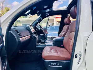 Toyota Land Cruiser 4.6 V8 ZX 2018 White