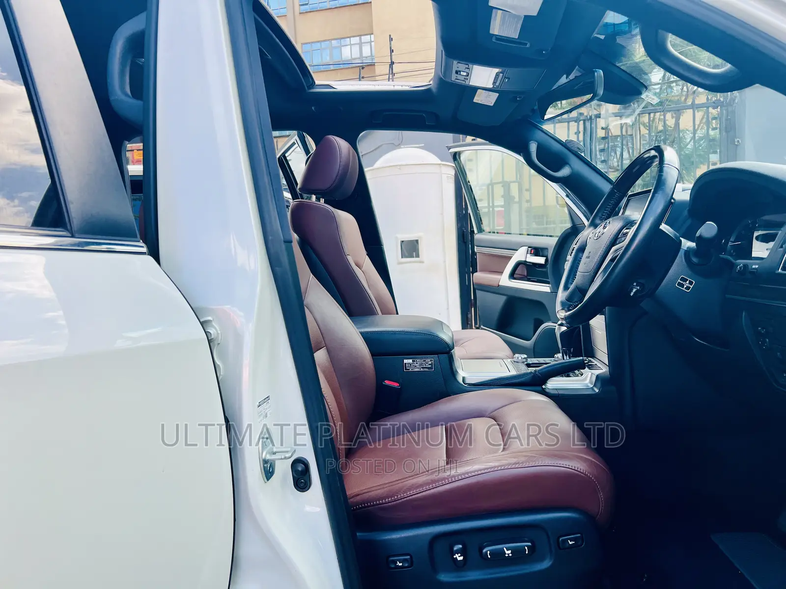 Toyota Land Cruiser 4.6 V8 ZX 2018 White