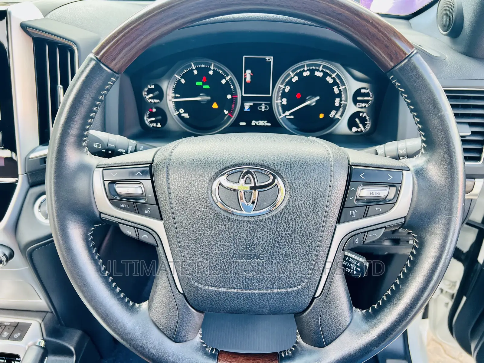 Toyota Land Cruiser 4.6 V8 ZX 2018 White