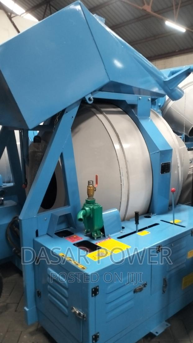 Self-Loading Diesel Concrete Mixer - thumbnail 5