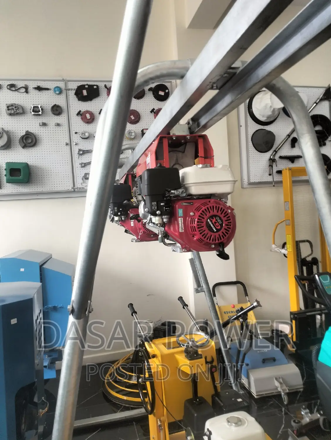 Iori Italy 500kg Concrete Hoist.