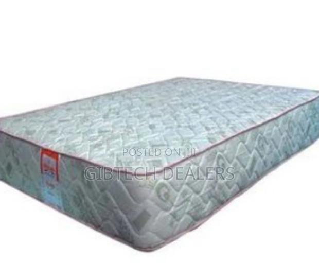 4.5 by 6 Medium Density Mattress 10 Inches Quilted