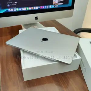 Laptop Apple MacBook Pro 2017 8GB Intel Core I5 SSD 512GB