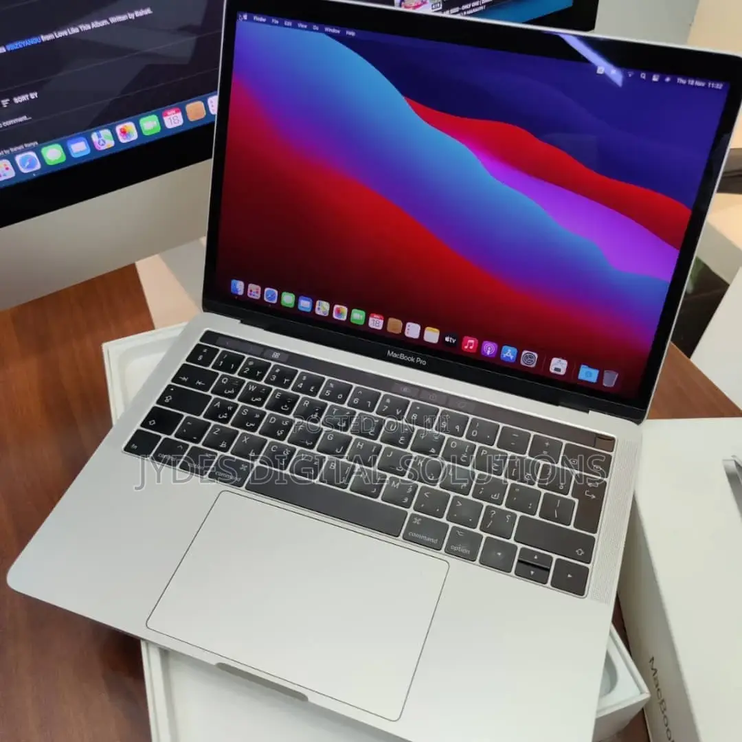 Laptop Apple MacBook Pro 2017 8GB Intel Core I5 SSD 512GB