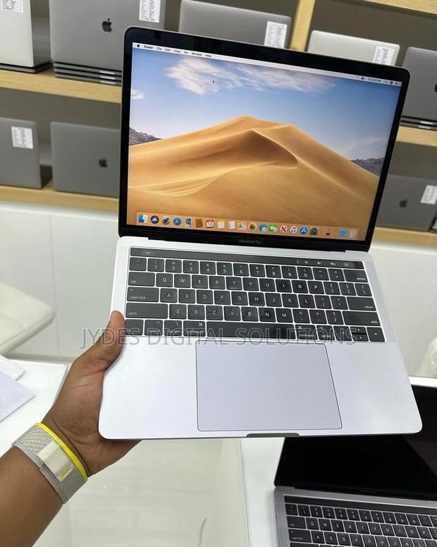 Laptop Apple MacBook Pro 2017 16GB Intel Core I5 SSD 256GB