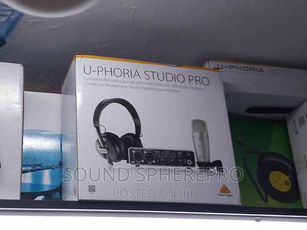 Behringer U-Phoria 2i2 Studio Pack - main view