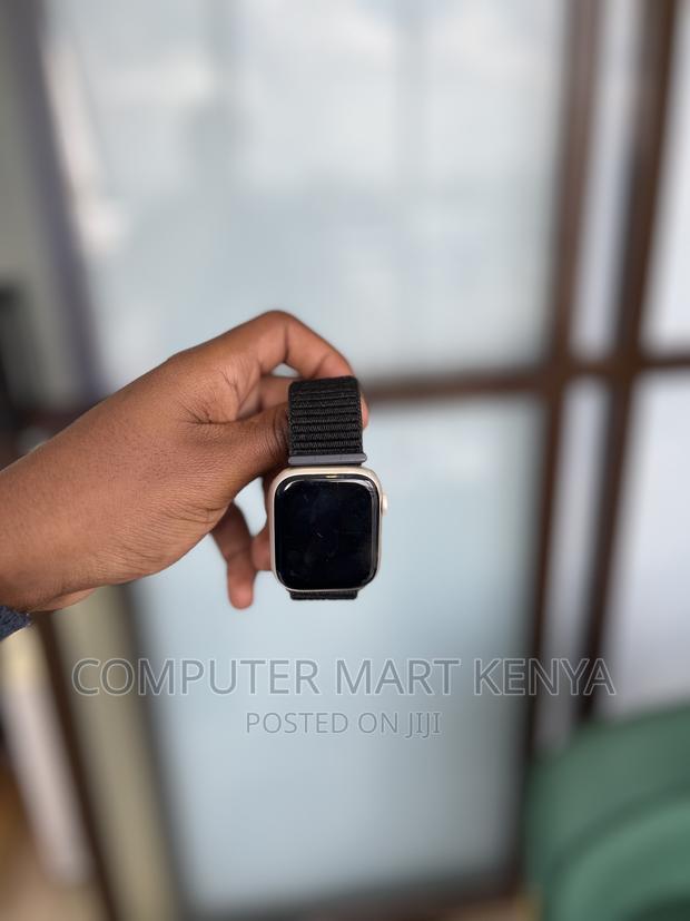 Apple Watch Series 7 45mm - main view