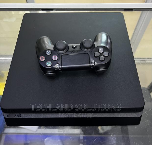 Playstation 4 Slim 500 Gb - thumbnail 2