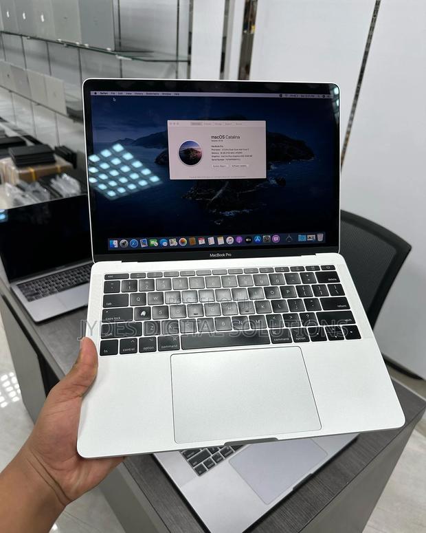 Laptop Apple MacBook Pro 2017 16GB Intel Core I7 SSD 256GB - main view