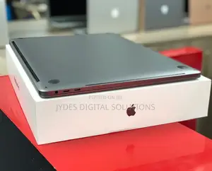 Laptop Apple MacBook Pro 2017 16GB Intel Core I7 SSD 512GB