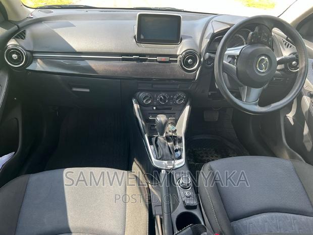 Mazda Demio 2016 Silver - thumbnail 8