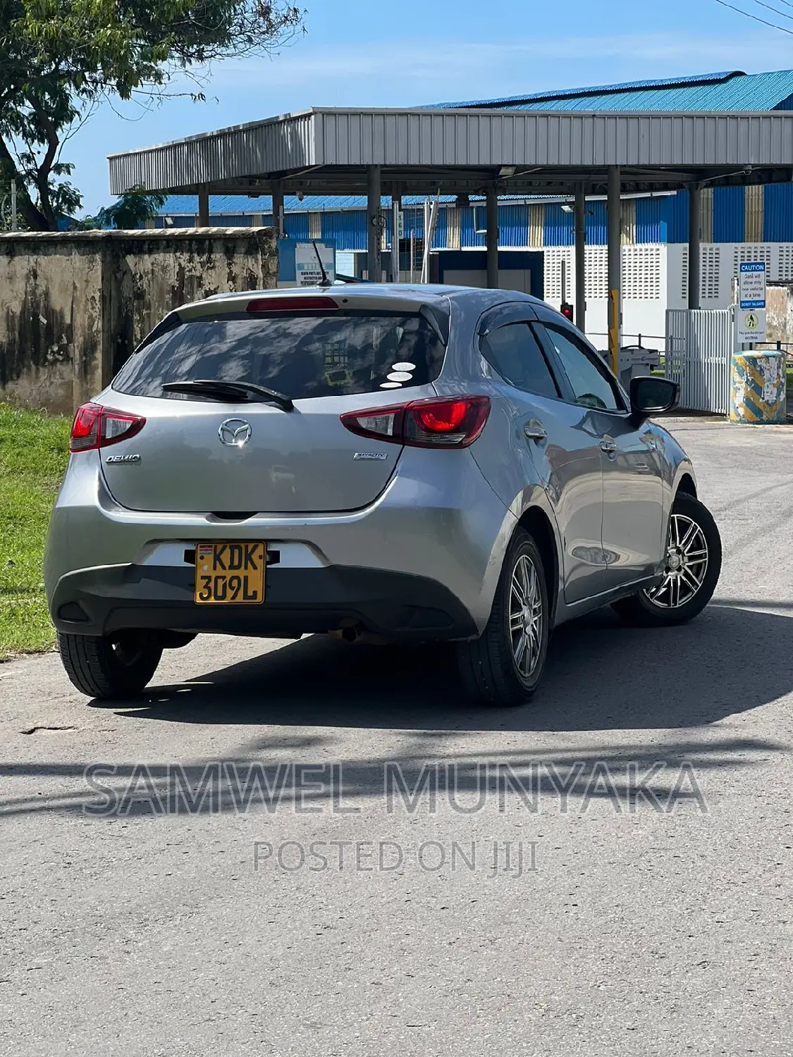 Mazda Demio 2016 Silver