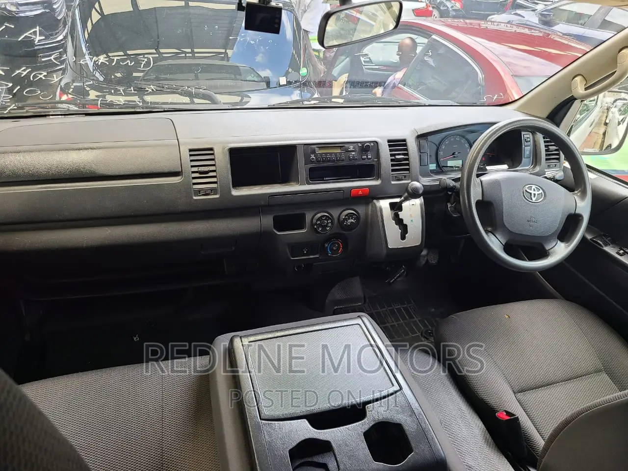 Toyota Grand HiAce 2016 Silver