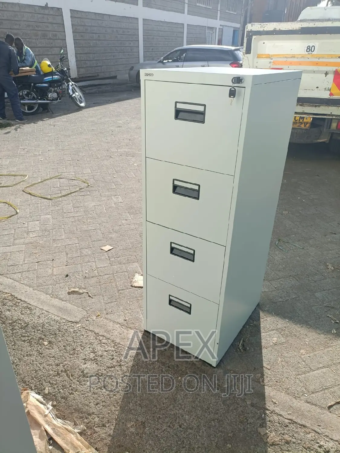 4 Drawers Steel Filing Cabinet.