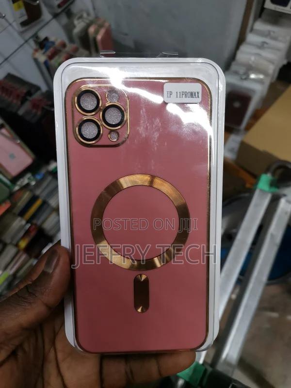 iPhone 11 Pro Max Magsafe Plating Red Phone Case With Lens