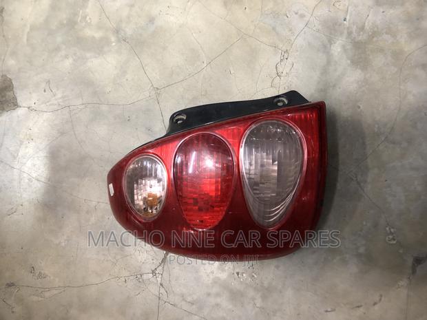 Toyota Duet Old Taillight - thumbnail 2