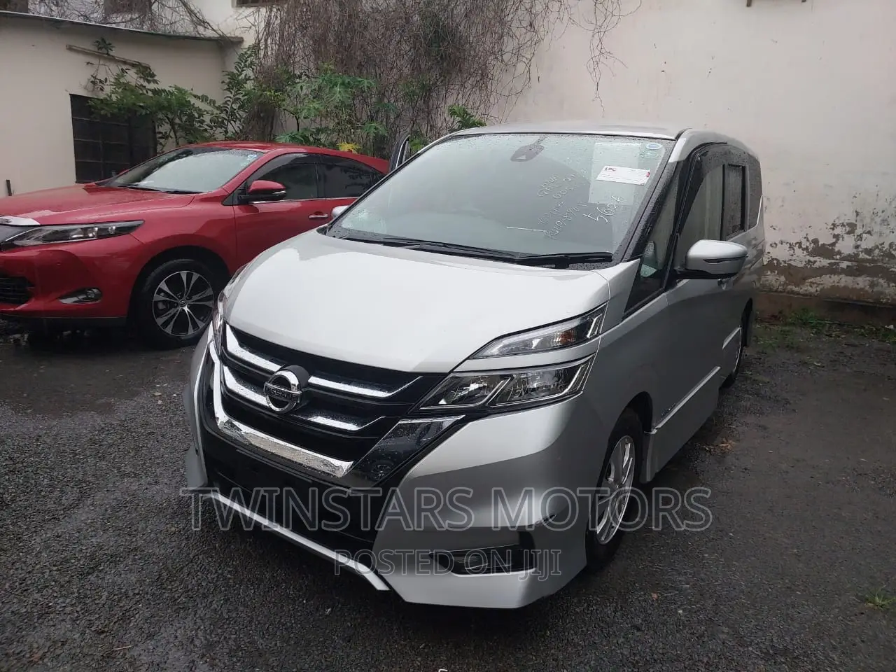 Nissan Serena 2017 Silver
