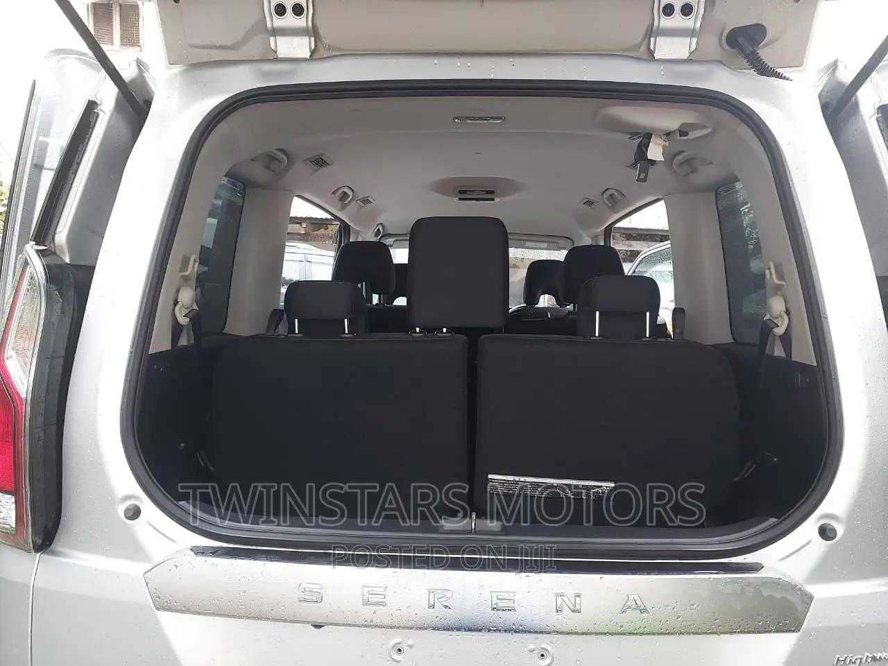 Nissan Serena 2017 Silver