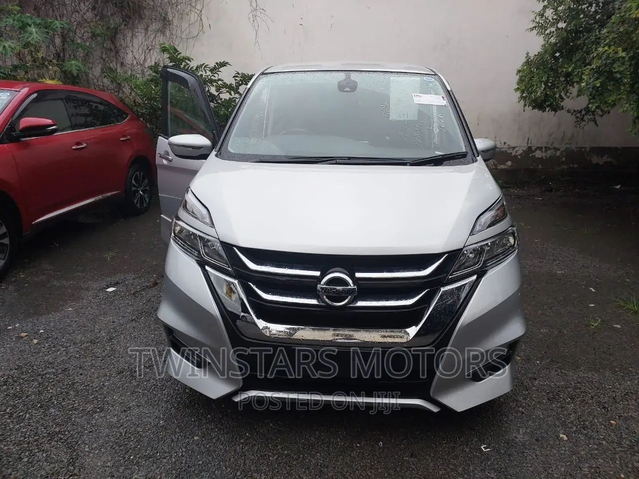 Nissan Serena 2017 Silver