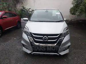 Nissan Serena 2017 Silver