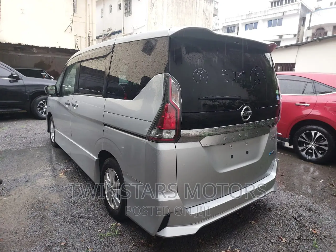 Nissan Serena 2017 Silver