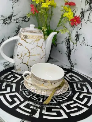 Versace Breakfast Set
13 PCS Set 
6 Cups (250 Mls)
6 Sauc