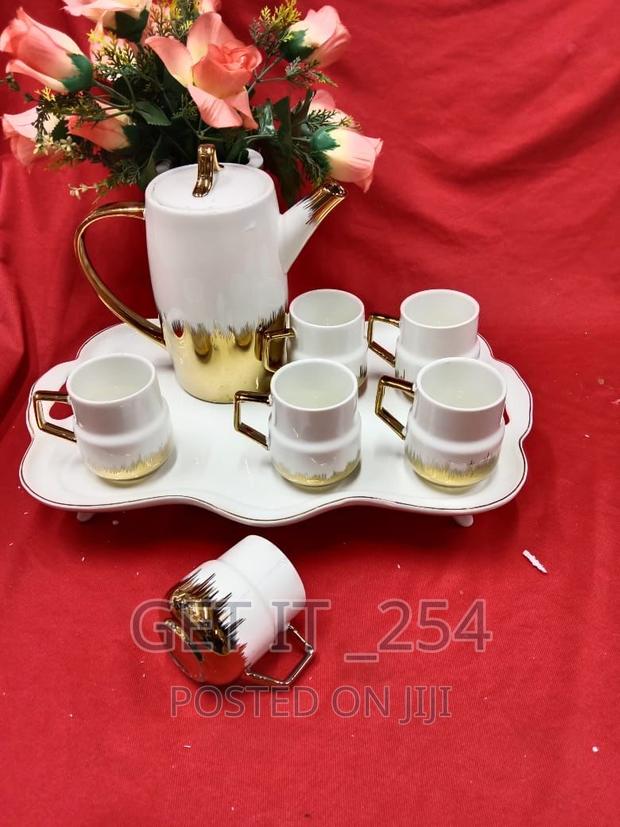 Ceramic Breakfast Set 
6 Cups 
1 Kettle 
1 Tray