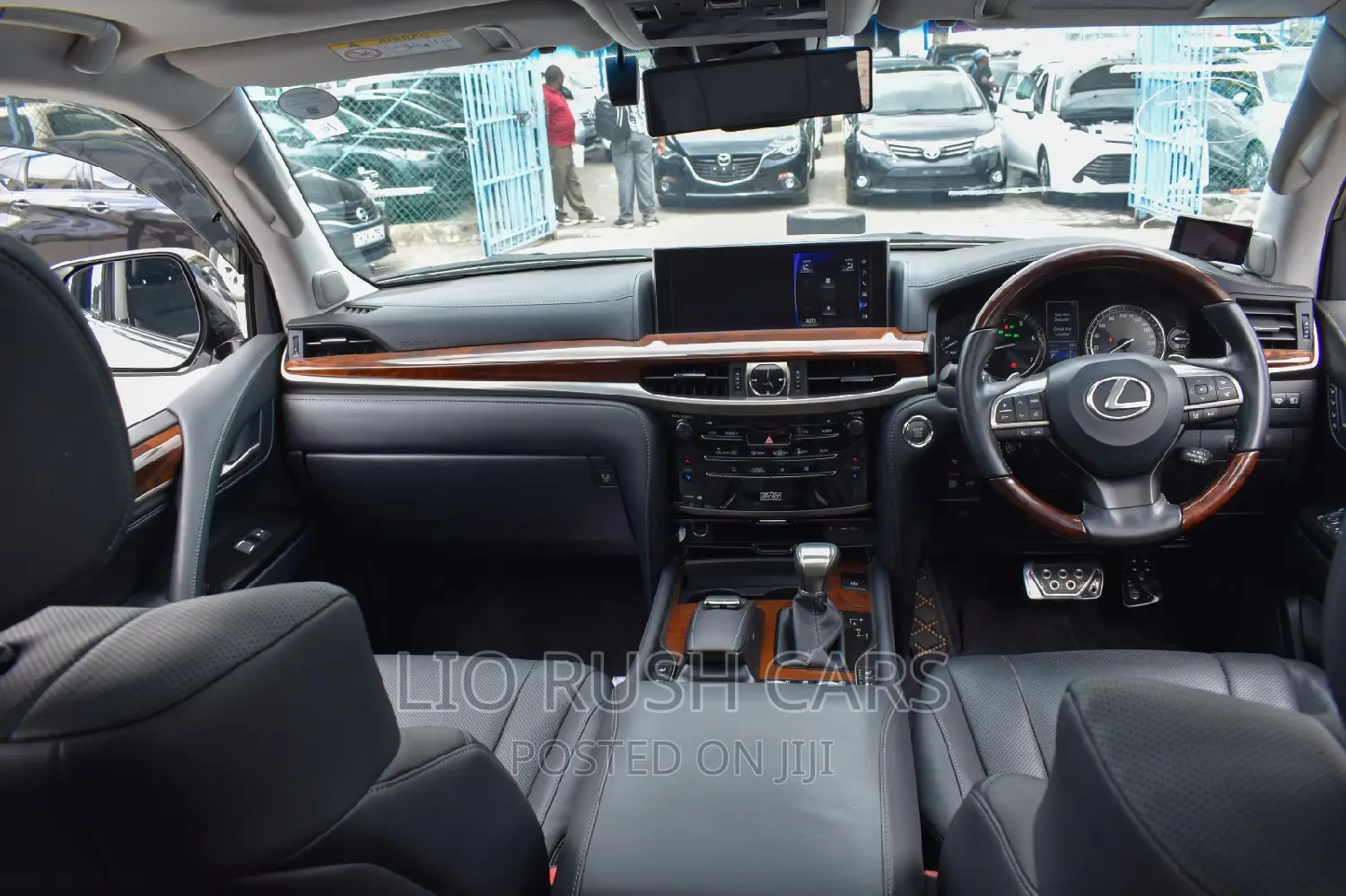 Lexus LX 2017 White