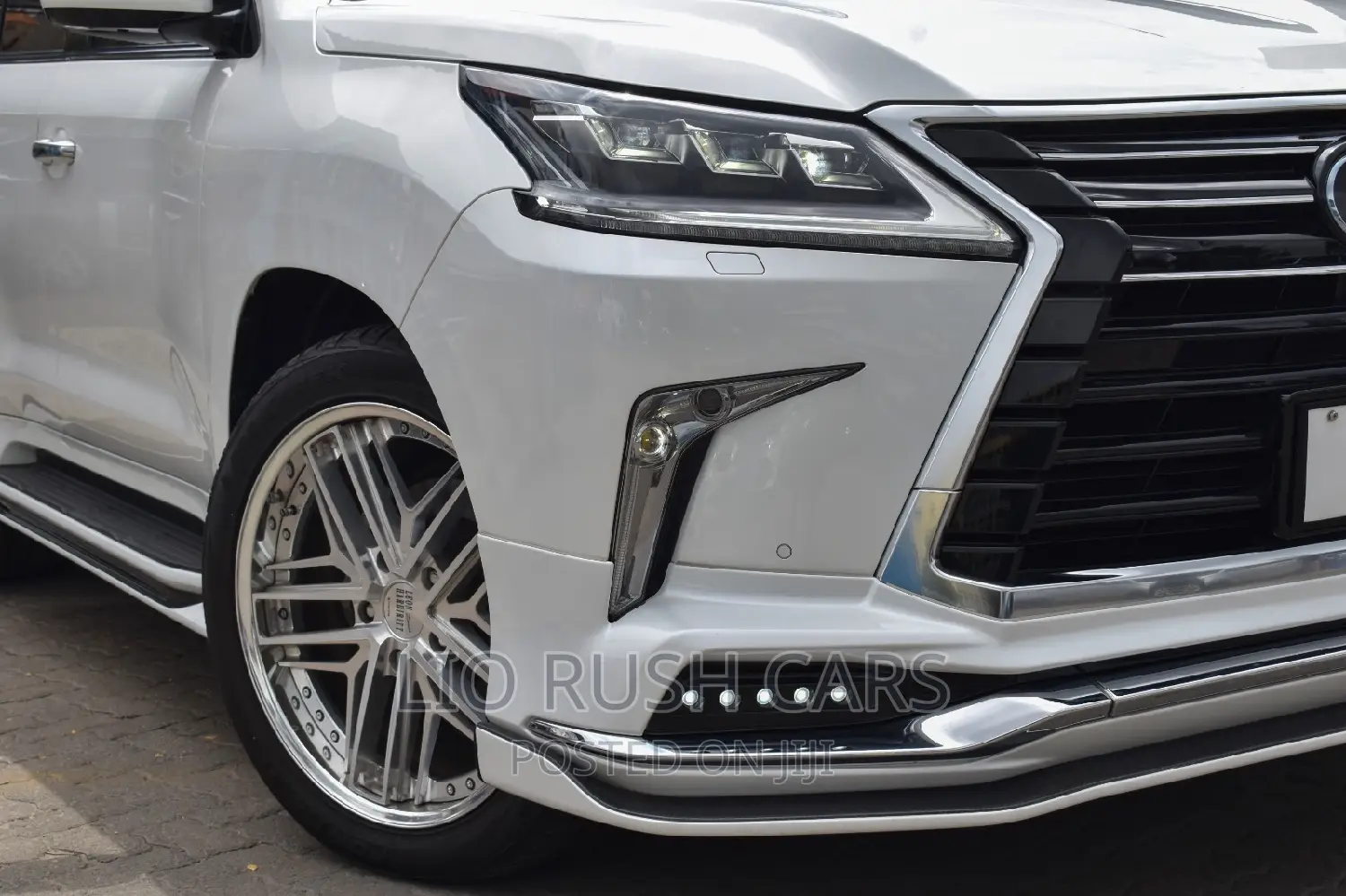 Lexus LX 2017 White