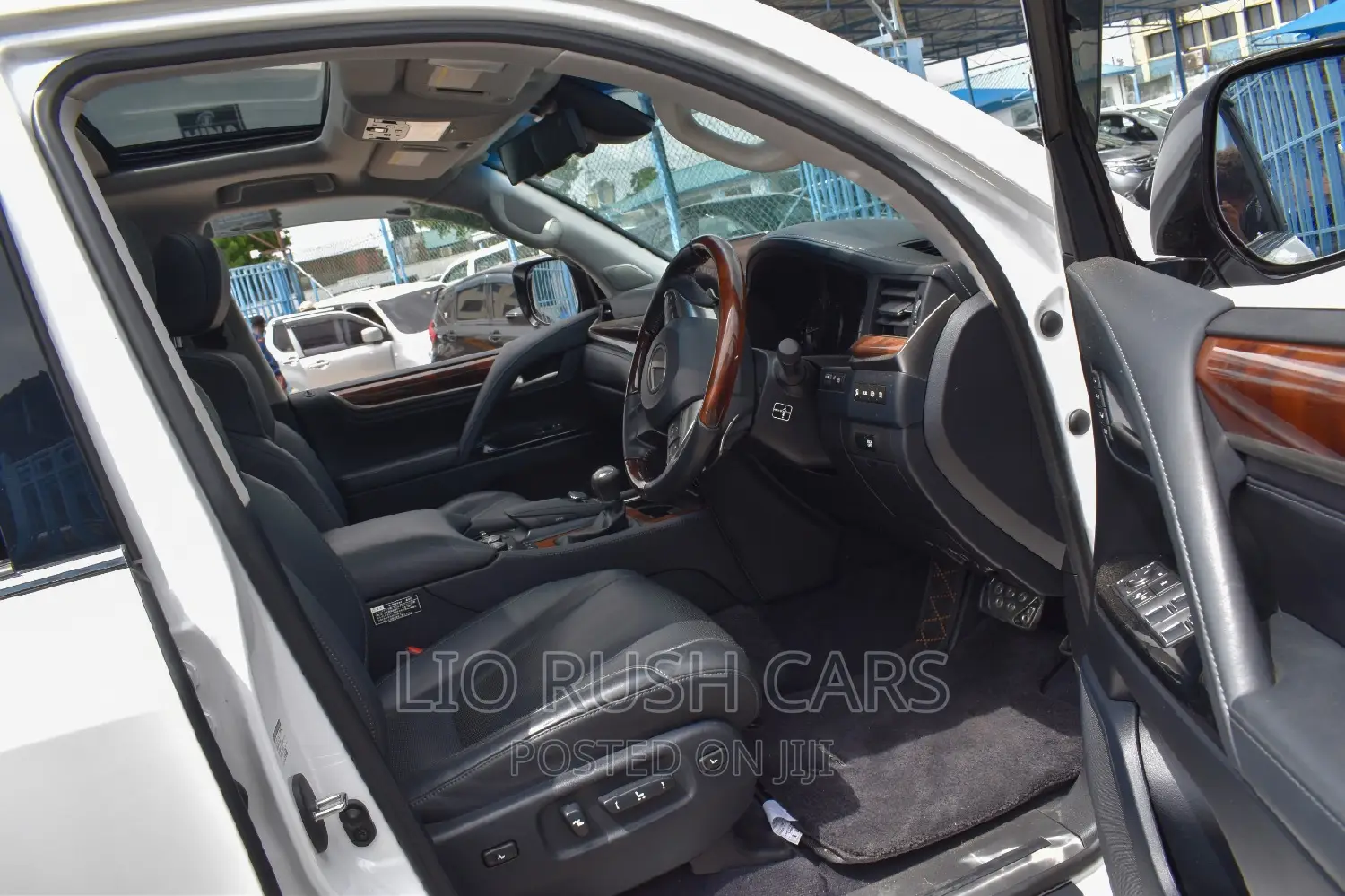 Lexus LX 2017 White