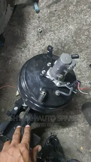 Mitsubishi Canter 4m40 Brake Master Cylinder and Booster.
