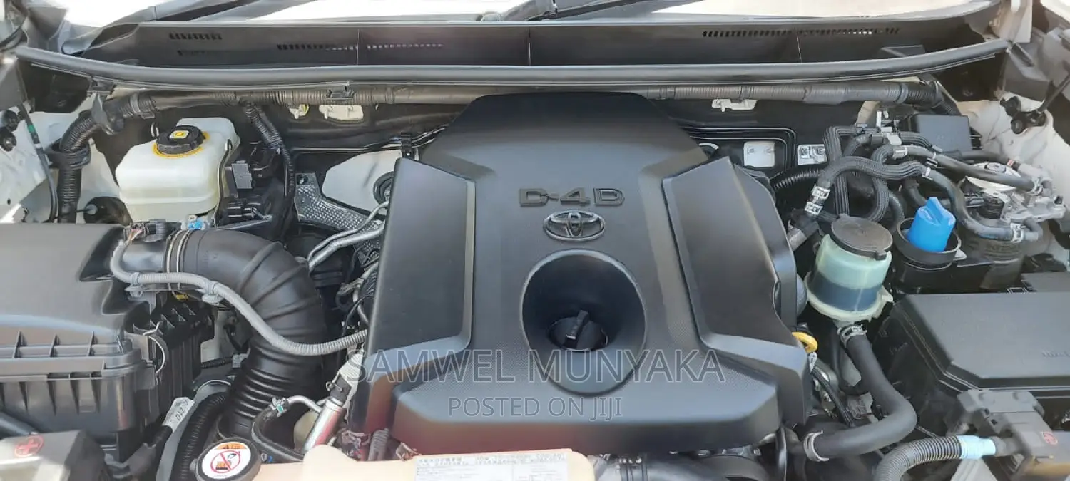 Toyota Land Cruiser Prado 2.8 2018 White