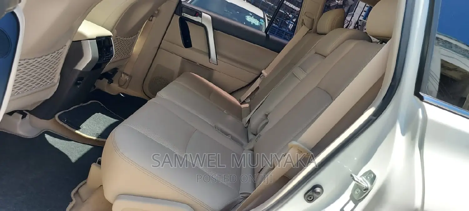 Toyota Land Cruiser Prado 2.8 2018 White